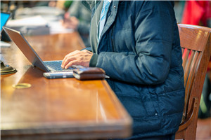 淺談中醫(yī)學在職研究生的培養(yǎng)